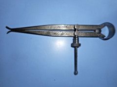 BROWN & SHARPE No 811, 7″ OUTSIDE AND UNBRANDED INSIDE CALIPERS
