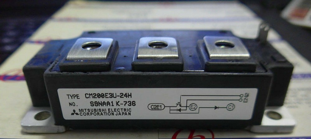 NEW MITSUBISHI 1PC MODULE CM200E3U24H CM200E3U-24H SHIP FREE