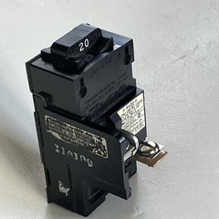Bulldog P120, 20 Amp, 120 Volt, 1 Pole Pushmatic Circuit Breaker- WARRANTY
