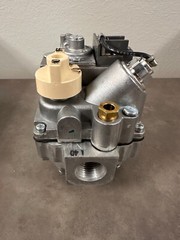 Robertshaw 700-504 Minivolt Combinion Gas Valve 7000BMVR