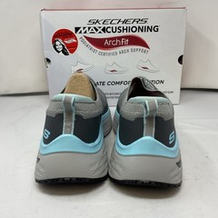 Skechers Max Cushioning Arch Fit Nixx 108153 Women Size 9 Work Shoes Sneaker