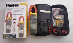 Fluke 378 FC True RMS iFlex Clamp Meter CAT III 1000V w/ Leads Case Manuals
