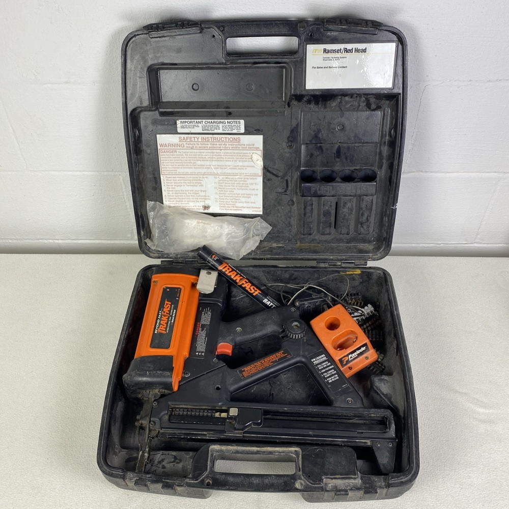 Ramset TF1100 TrakFast Gas Actuated With Battery, Charger And Carrying Case