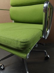 Authentic Herman Miller Eames Soft Pad Group Management Chair Green Fabric EA43