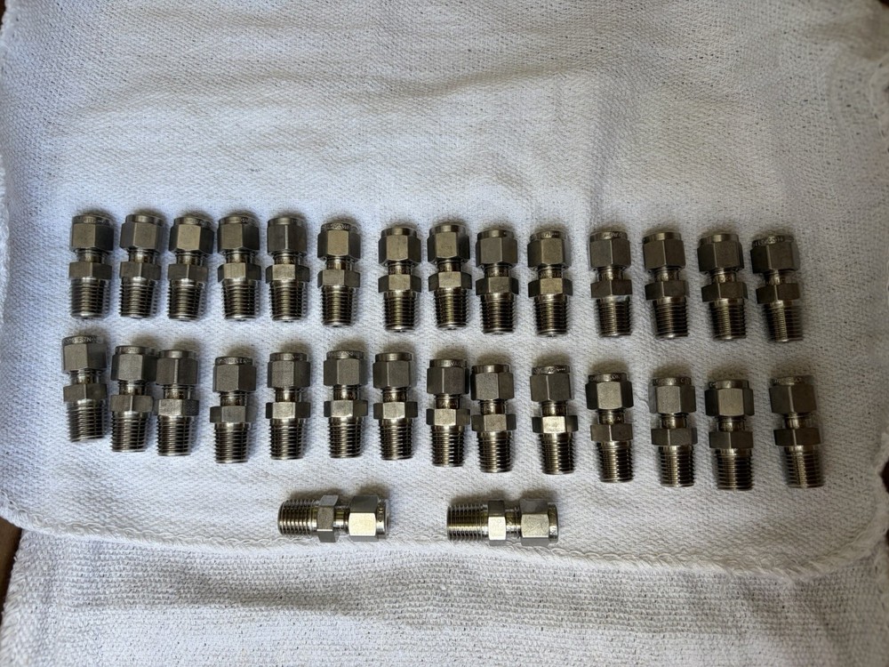 30 Swagelok SS-400-1-4 Stainless Steel Connector Fitting 1/4″ Tube x 1/4″ MNPT