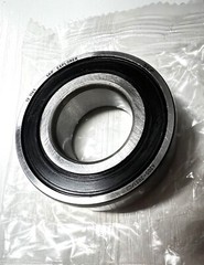 (2 PACK)SKF 6205-2RS / C3 2 RUBBER SHIELDED BALL BEARING 25mmX52mmX15mm NEW