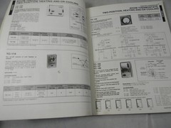 Barber Colman Controls Manual – 1983 Electric – Electronic – Pneumatic 10E