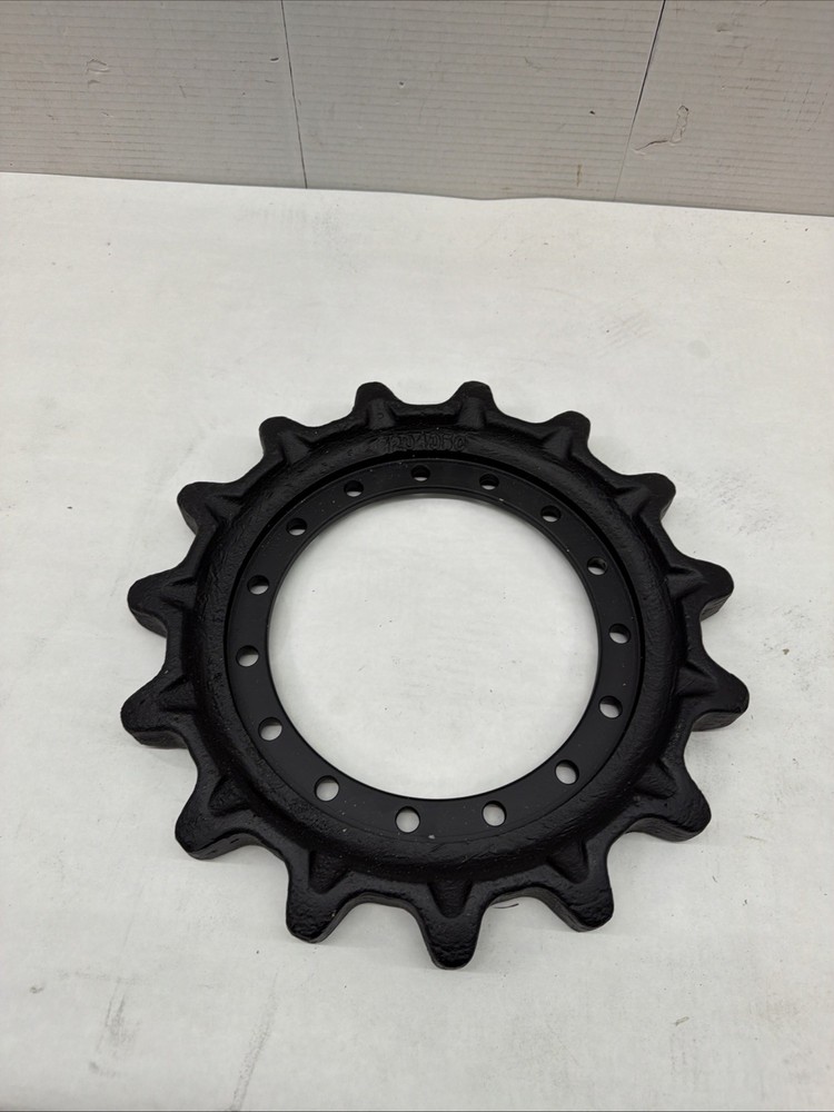 Drive Sprocket fit Bobcat T450 T595 T590 T550 7204050 for Gehl RT165 USA