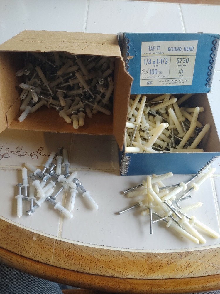 (85) U.S. Expansion Bolt Co. 1/4″x1-1/2″ Fasteners (170) Hammer Screws 1/4″x1″