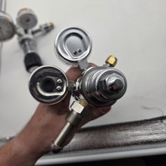 Specialty Gas 2 Gauge Two Stage High Purity Gas Regulator 3000PSI Max Lot Of 2