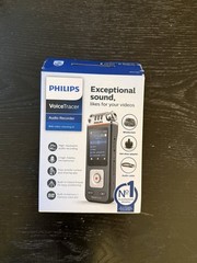 Philips VoiceTracer DVT7110 Handheld Digital Recorder 8GB USB MP3 Player