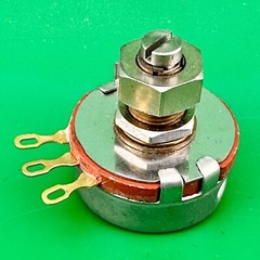 25,000 Ohm 2W Ohmite Potentiometer ~ Linear ~ Type AB ~ CLU2531 ~ Lock Nut NOS