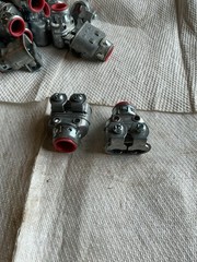ARLINGTON # SG3838AST / 3/8”, SNAP-TIGHT, SADDLEGRIP DUPLEX CONN, (BOX OF 23).