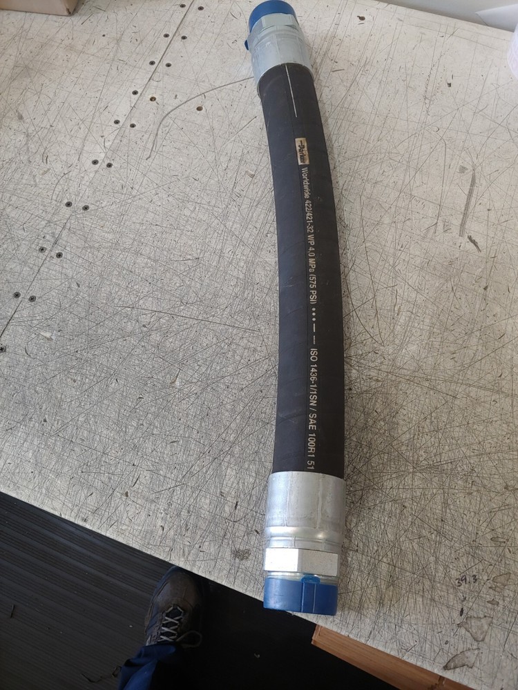 Parker F4220101-32-32-32-27.00 Hose Assembly