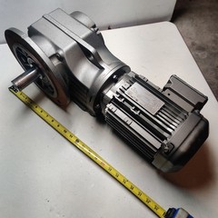 NEW Open Box – SEW‑EURODRIVE 1HP Motor 3‑Phase 230/460V + KF67 90° Gear Reducer