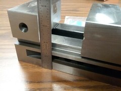 4″X9-1/4″ TOOL MAKER’S PRECISION SCREWLESS VISE #705-04 – NEW