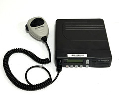 Motorola MCS2000 Digital Two-Way Mobile Radio M01HX+812W M01UGL6PW4BN w/Mic