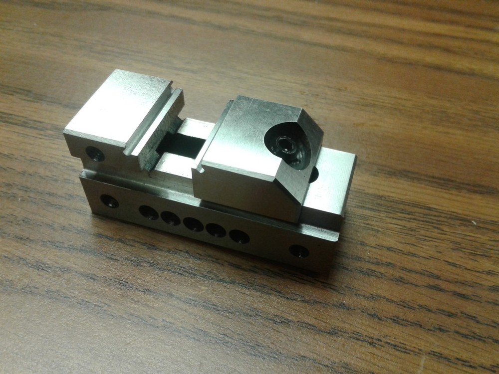 1″ wide TOOL MAKER’S PRECISION SCREWLESS VISE, insert vise #705-01- NEW