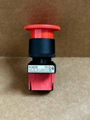 AR22V0R-01R PB MUSH 22mm PLAS RED N.C. TWST-REL 40mm HEAD PLAS BEZEL