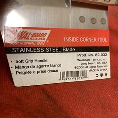 WAL BOARD TOOLS 82-032 4 in x 3.5 in INSIDE CORNER TOOL STAINLESS STEEL