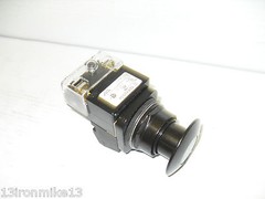 ⭐NEW IN BOX⭐ FURNAS 52PX2G3A GREEN ILLUMINATED 2-POS.PUSH PULL BUTTON MAINTAINED