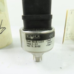 NOSHOK 600.30.1.2.2.8 Pressure Transmitter 0-30 PSI 0-5V Output 10-30VDC Input
