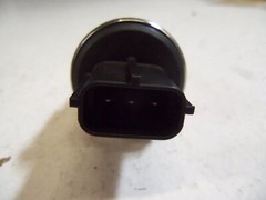 York 025-28678-006 Pressure Transducer 0-300 Pounds per Square Inch 0.5-4.5 Volt