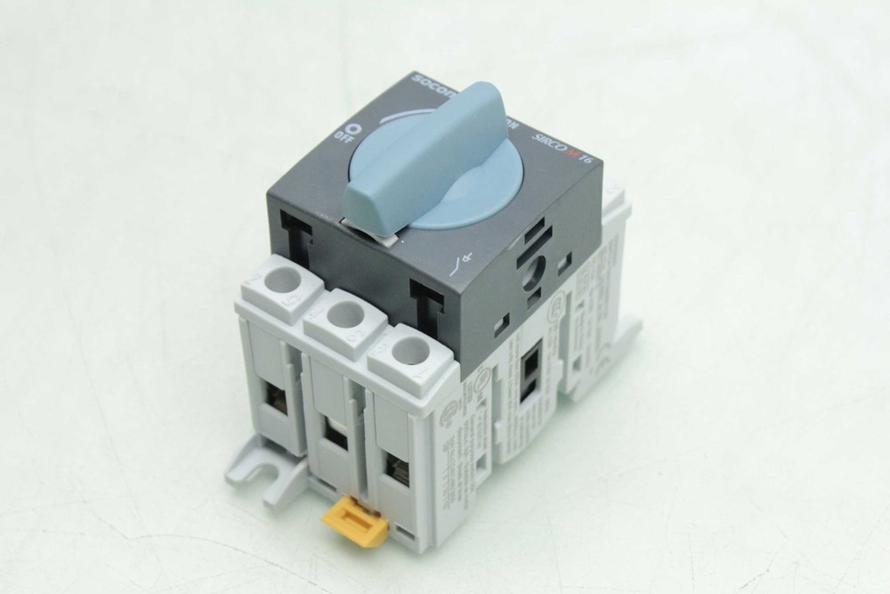 New Socomec Sirco M16 Load Break Switch 16A Circuit Breaker DIN Rail 3 Pole