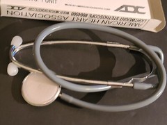 LIGHTWEIGHT STETHOSCOPE GRAY ADC AMERICAN HEART ASSOC 31-INCHES #004500