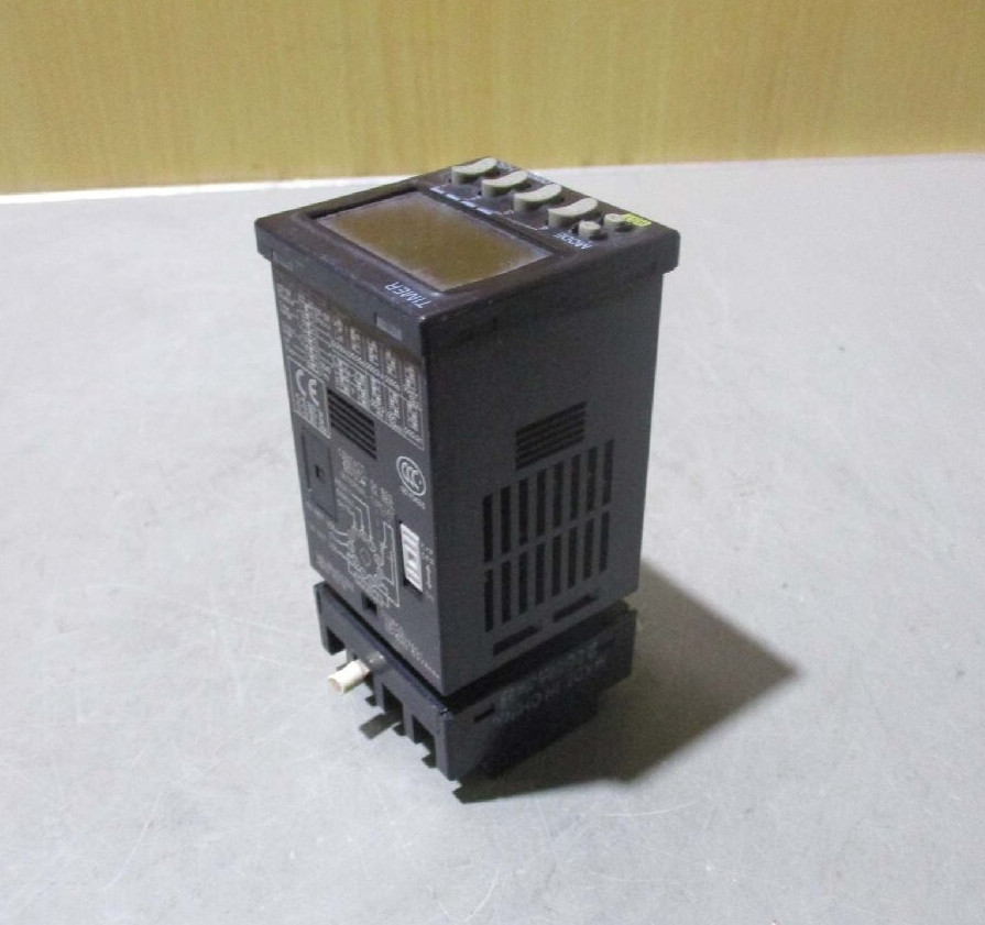OMRON H5CX-A11-N Digital Timer AC 100-240V