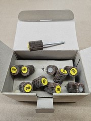 5/8″ x 3/4″ 180 Grit Flap Wheels 1/8″ Shank, 25,000 RPM – Lot of 10