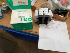 Schneider 055173 / Elumatec 150160313 3 Pole Isol. Load Break Switch Base – NIB