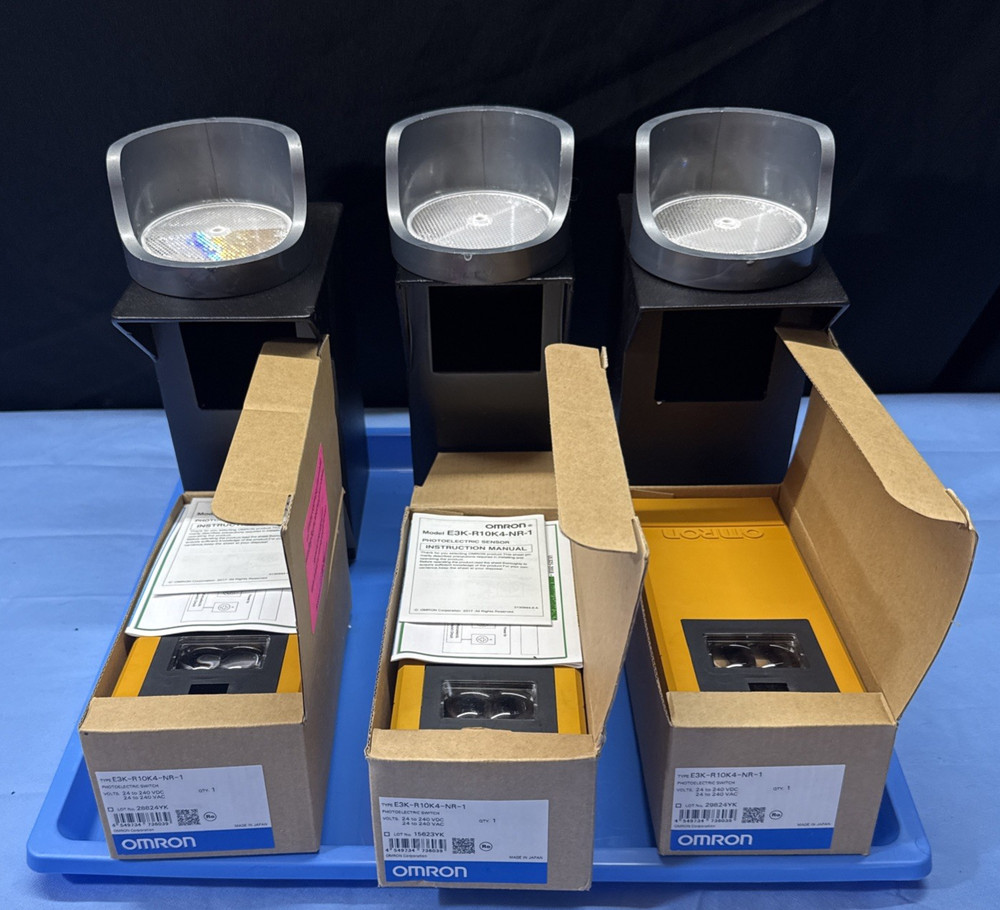OMRON IRD E3K-R10K4-NR-1 LOT W / WEATHER COVER E3K ND REFLECTOR COVER NIB QTY 3