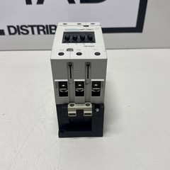 NOFUEL 3RT1044-1AK61 65A 600V 3P Contactor with 120V Coil (CHIPPED)
