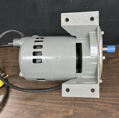 Dayton Gearmotor Model 5K940, 60RPM, 1/4Hp Ratio 29:1, 60Hz