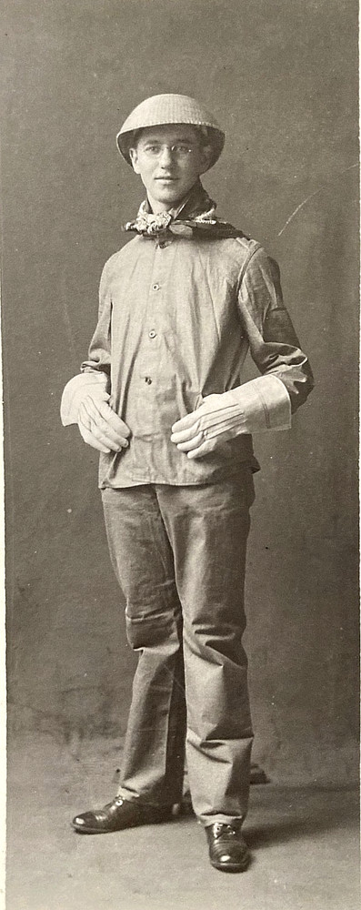 ORIGINAL! BEEKEEPER IN UNIFORM w/o BEE VEIL OCCUPATIONAL PHOTO LESUEUR, MN 1897