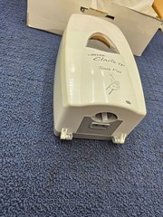 Betco 91866-00 Clario TF Foaming White Touch Free Foam Soap Dispenser