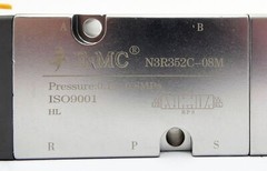 EMC E.MC N3R352C-08ME4 N3R352C-08M 24V Solenoid Valve Solenoid Valve -Unused/Original Box-