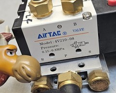 Lot of 10 4V210-08 Pneumatic Solenoid Valves 0.15-0.8MPa 24V on AirTac Manifold