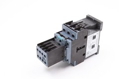 SIEMENS 3RT2025-1AD04 MADE IN GERMANY