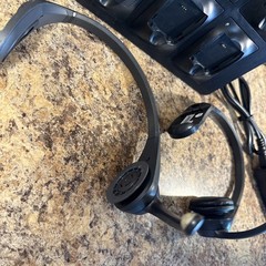 Quail Digital – 2 Headsets, Charging base, 6 Batteries – Model Q-P9HS/N
