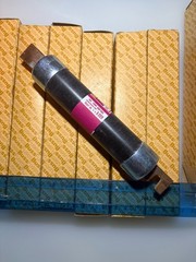8 Fusetron FRS-R-100 600V 200,000 Amp Fuses. New old stock in box