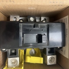 Square D QOM2200VH 200A 2-Pole 201-250V AC Bolt-On Main Breaker