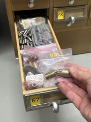 QTY 1 UNKNOWN MAKER SOLID BRASS UNIVERSAL JOINT 1/4″ BORE BOTH ENDS 2 SET SCREWS
