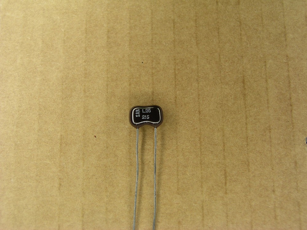S01029-168 (5 Pc Lot) 215 pf 500 volt 500V +- 5 % silver mica capacitor