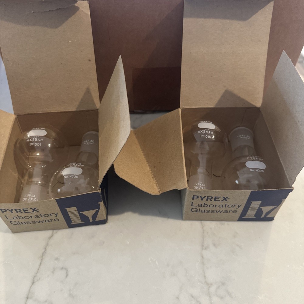 2 Boxes of 2 – 100ml Pyrex 4320 Boiling Flask, Round bottom, Short Neck, 24/40