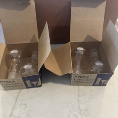 2 Boxes of 2 – 100ml Pyrex 4320 Boiling Flask, Round bottom, Short Neck, 24/40