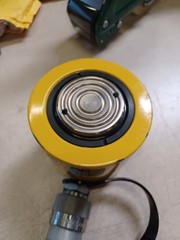ENERPAC RCS-201 20 TON- STROKE 1 INCH HYDRAULIC CYLINDER MAX 10000PSI/700 BAR