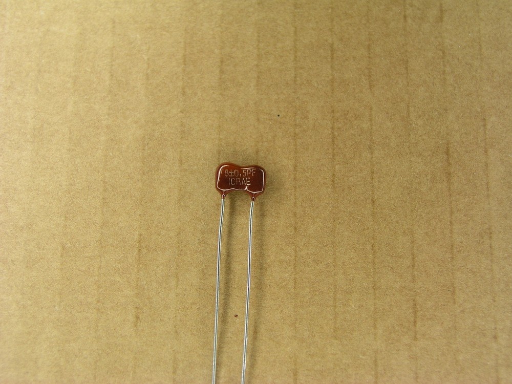 S01029-170 (5 Pc Lot) 8 pf 500 volt 500V +- 1/2 pf silver mica capacitor