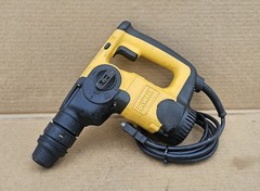 Dewalt D25304 Heavy-Duty 1 Inch L-Shape SDS Rotary Hammer Corded Drill
